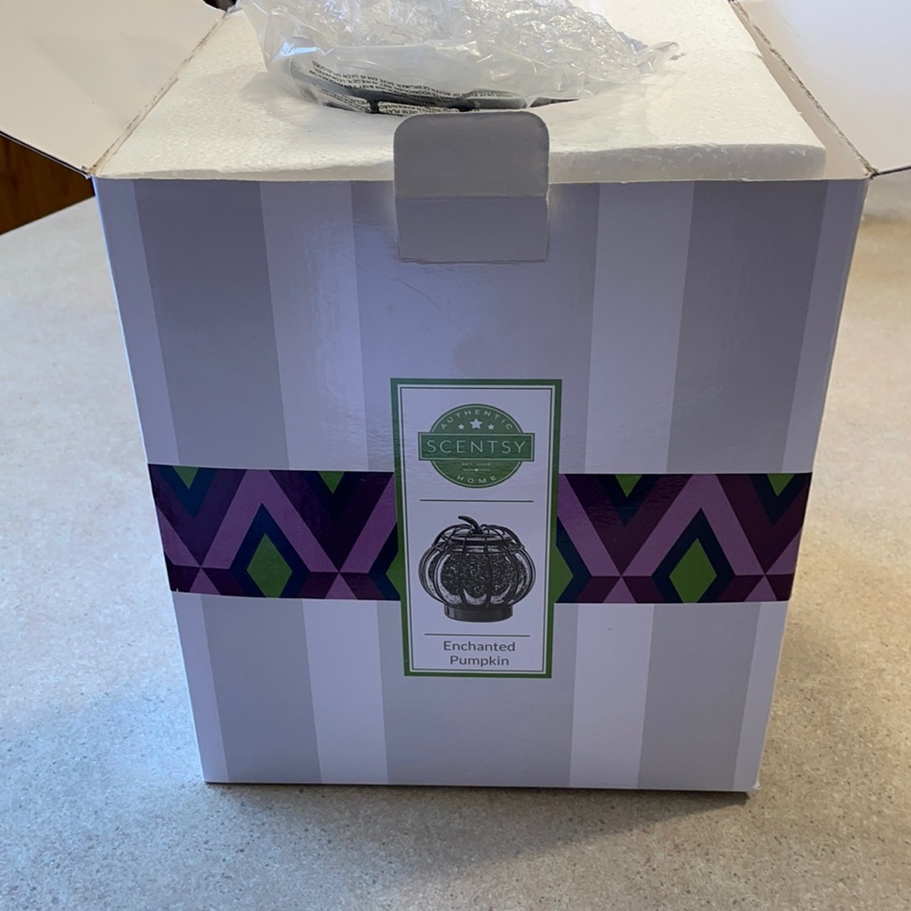 Scentsy Warmer - Enchanted Pumpkin